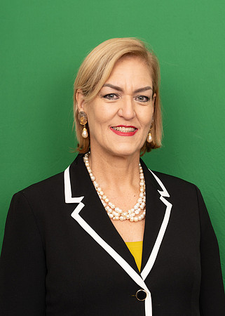 SNY06882